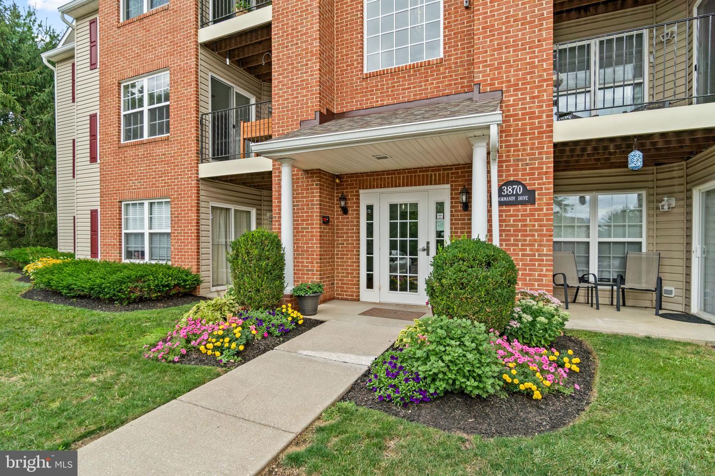 3870 Normandy Dr #2a — photo
