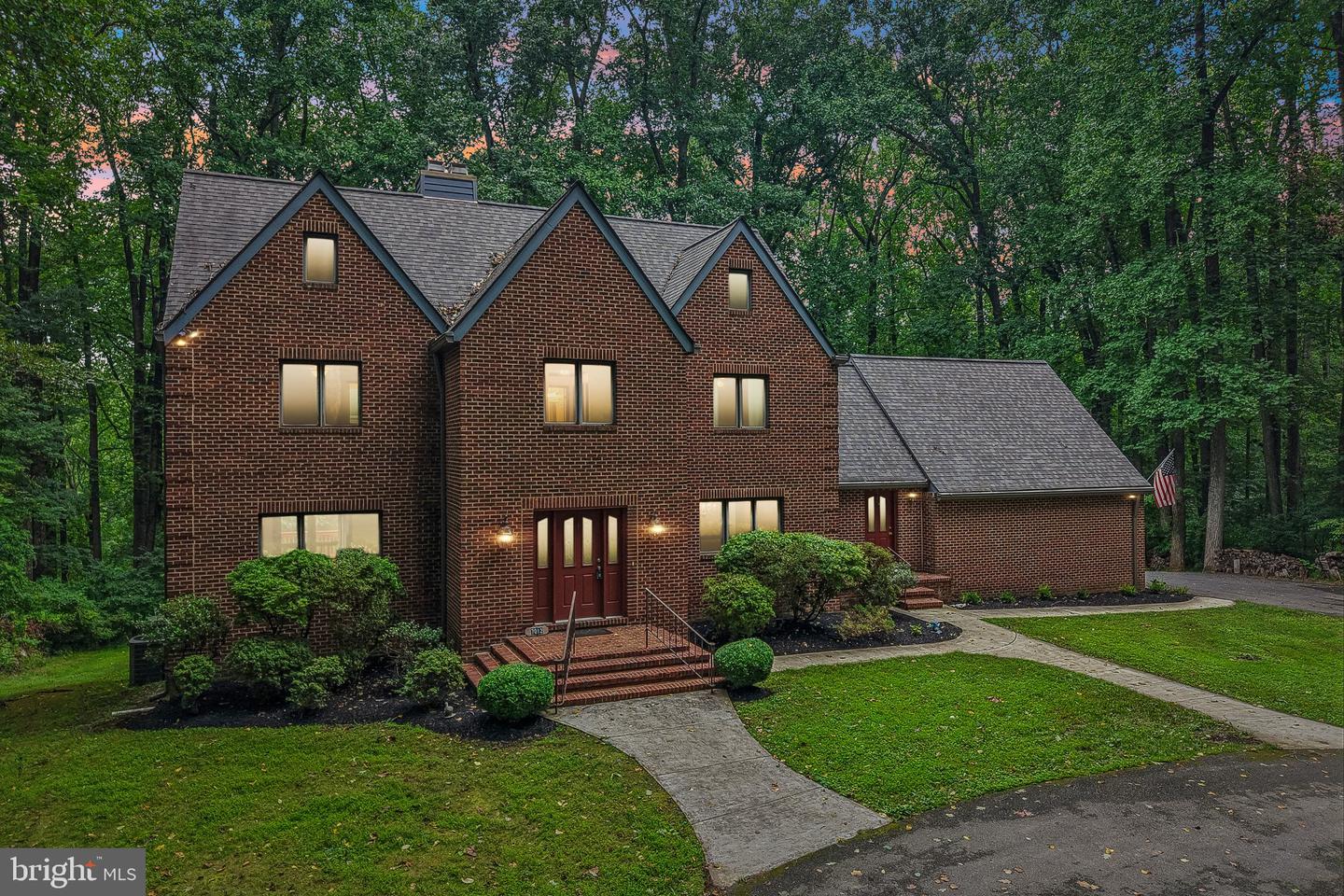 7012 Wellington Dr — photo