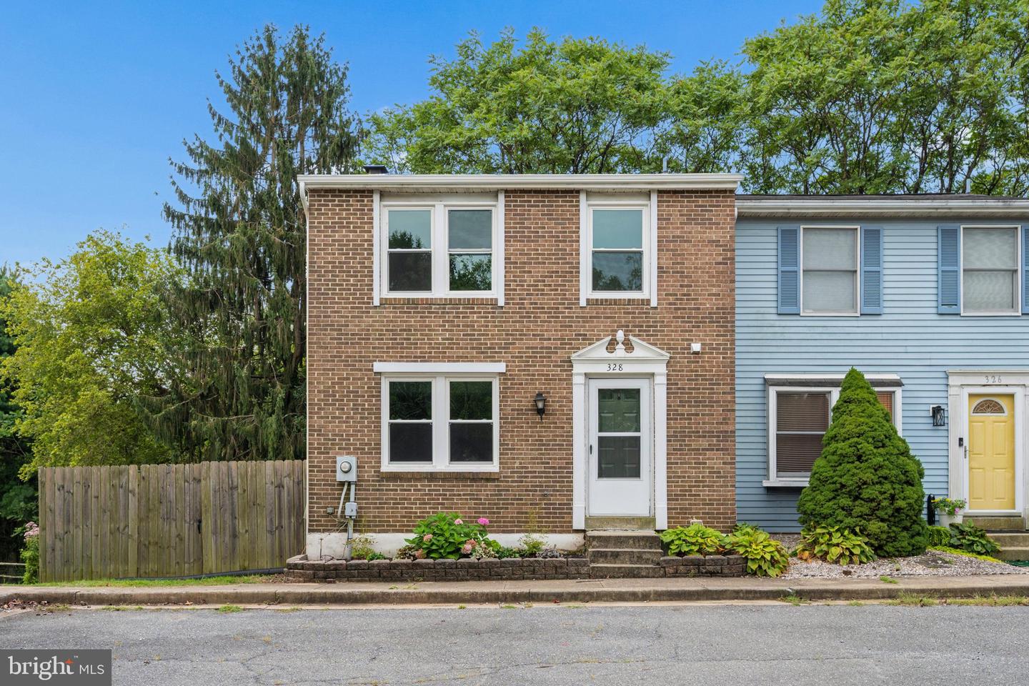 328 Violet Ct — photo