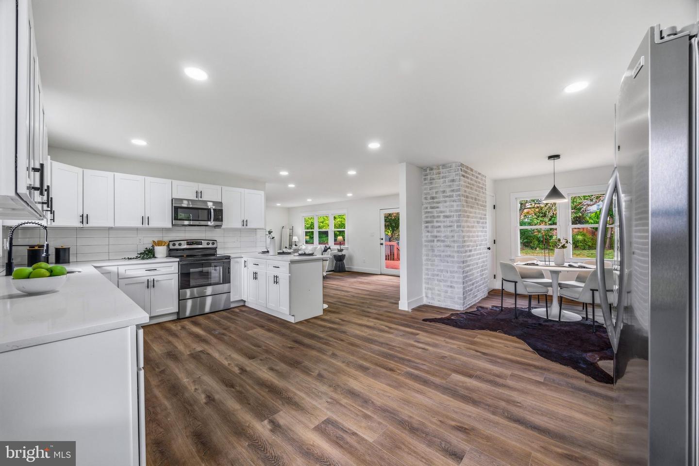 4903 Oriole Ct — photo