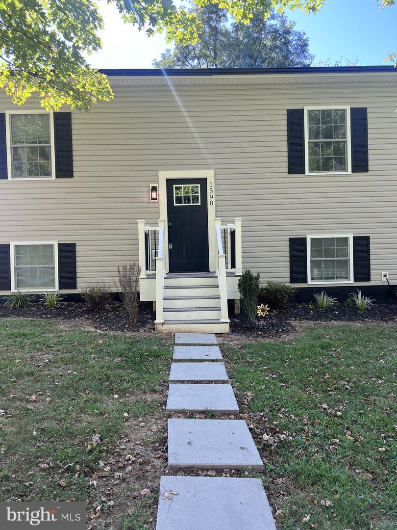 1590 Homeland Dr — photo