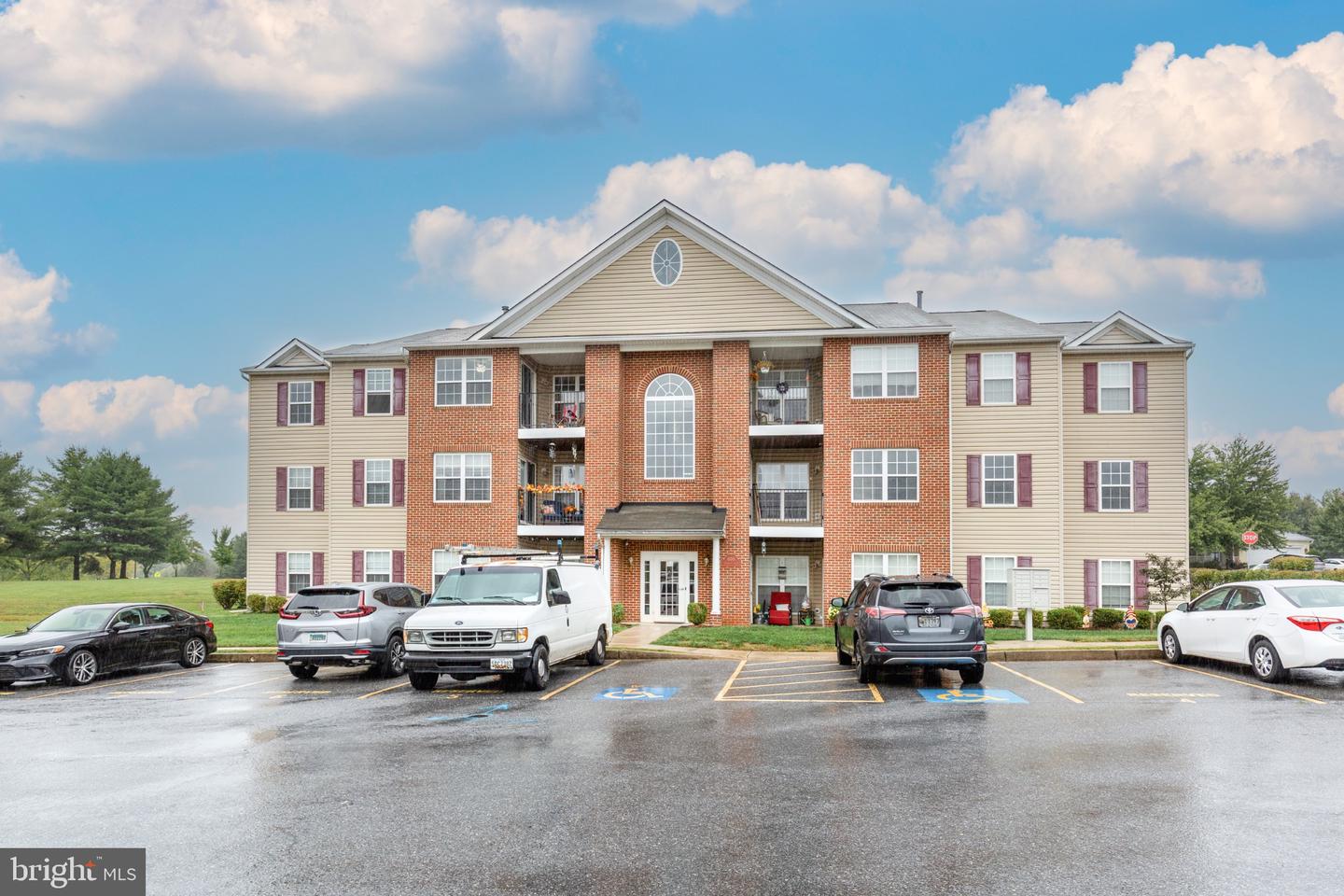 800 Wembley Dr #3C — photo