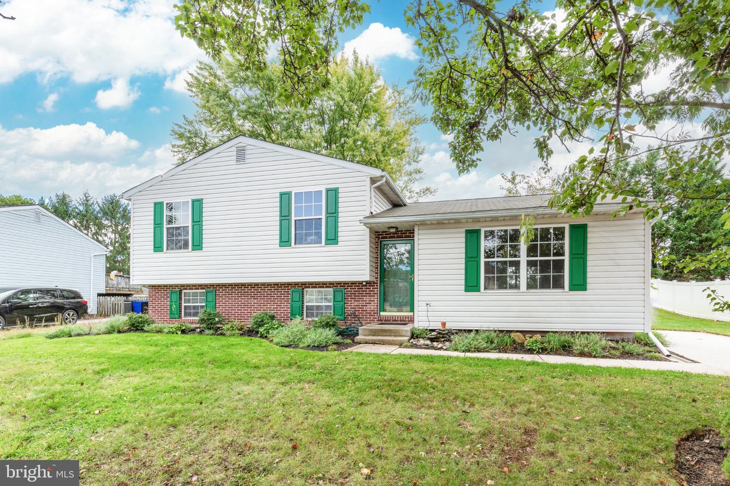 11 Tuscarora Trl — photo