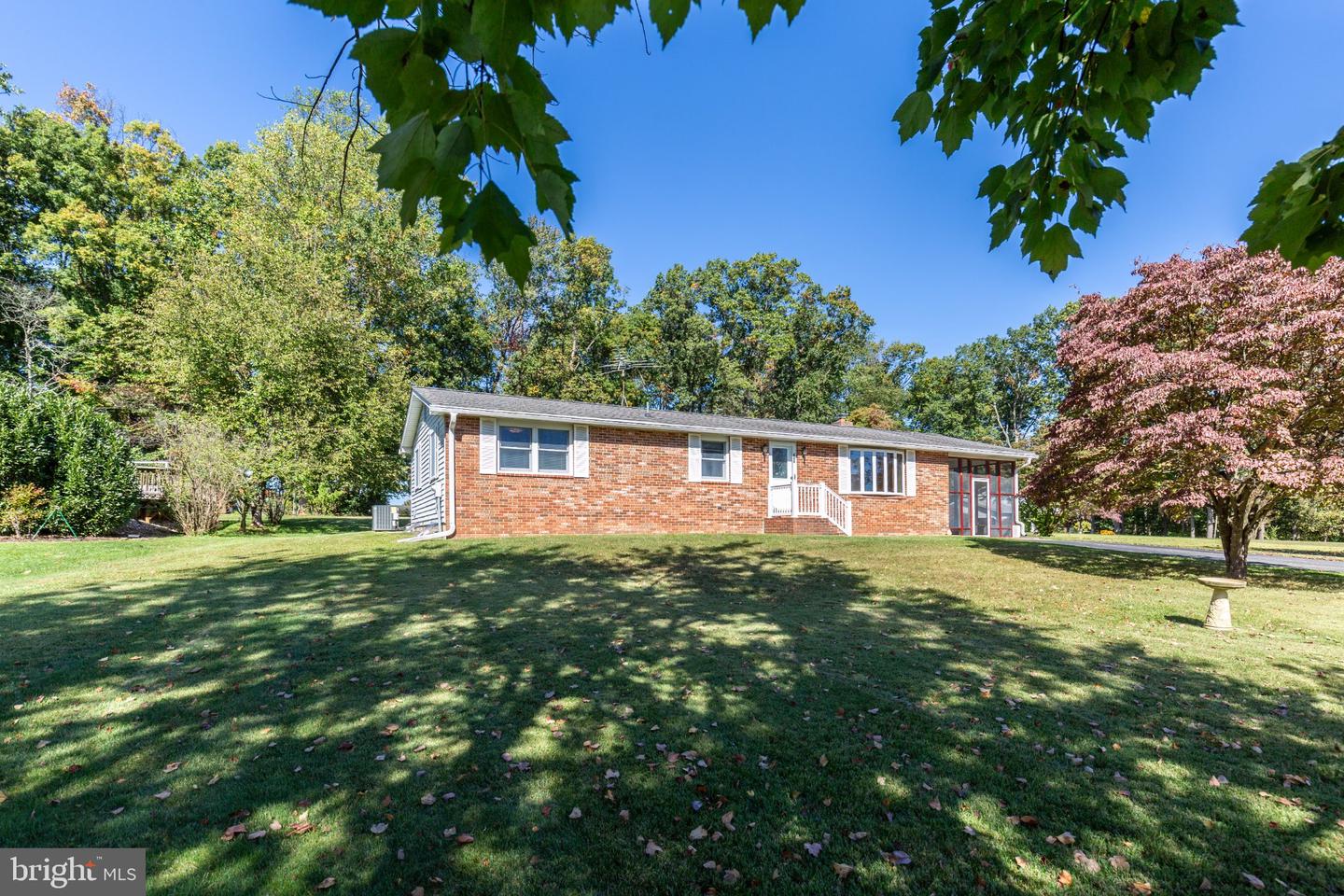 606 Vanessa Ct — photo