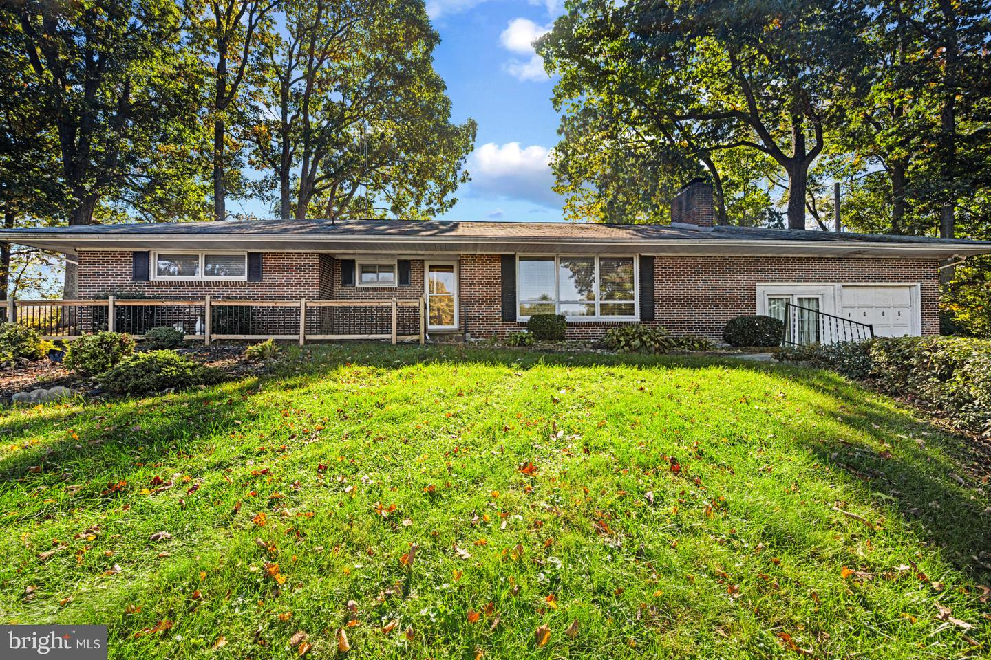 1605 E Mayberry Rd — photo