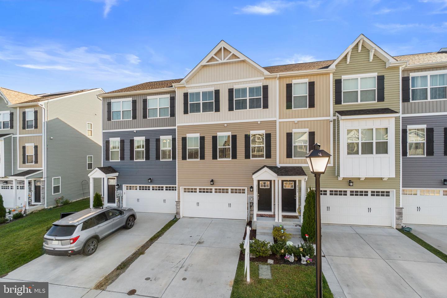 2753 Town View Cir — photo