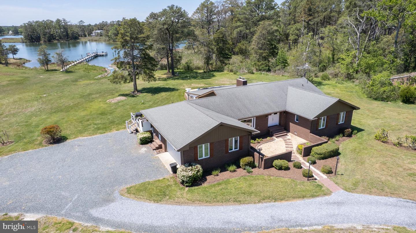 1661 Town Point Rd — photo