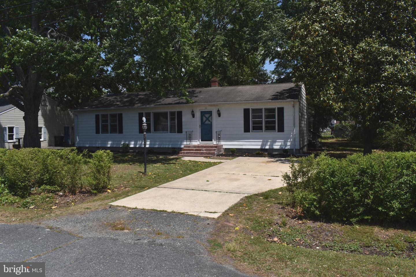 111 Richardson Dr — photo