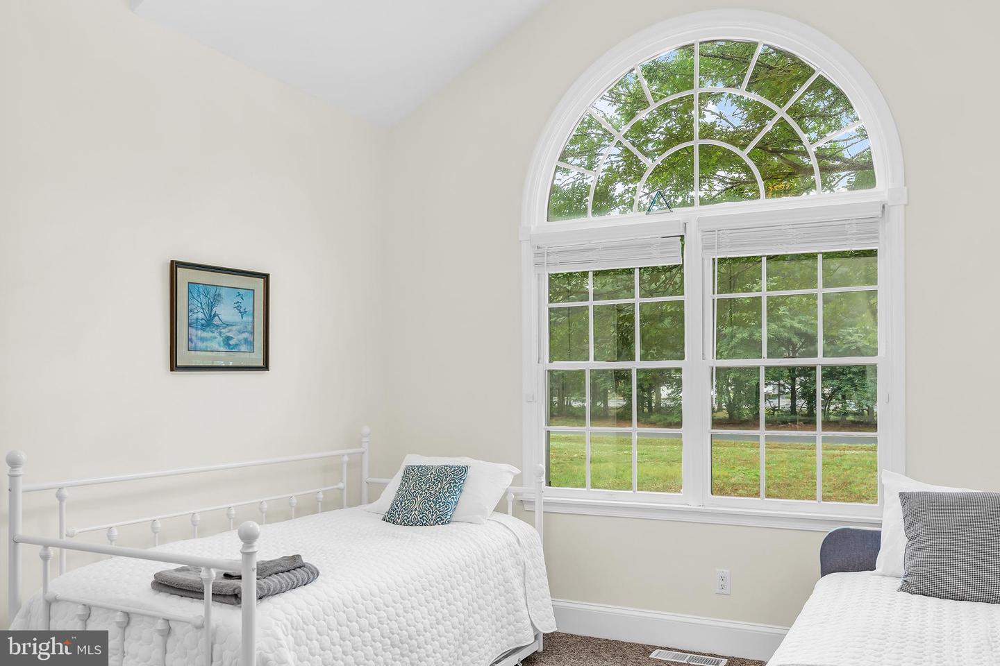 6011 Sunnyside Ct — photo