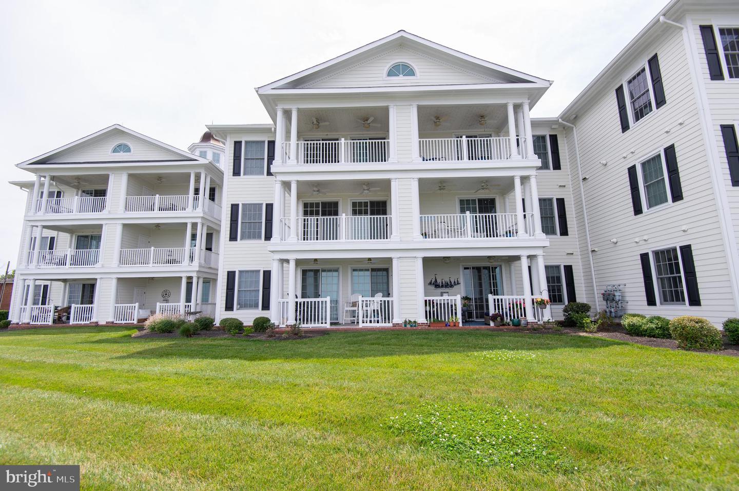 3 Oakley St #202 — photo