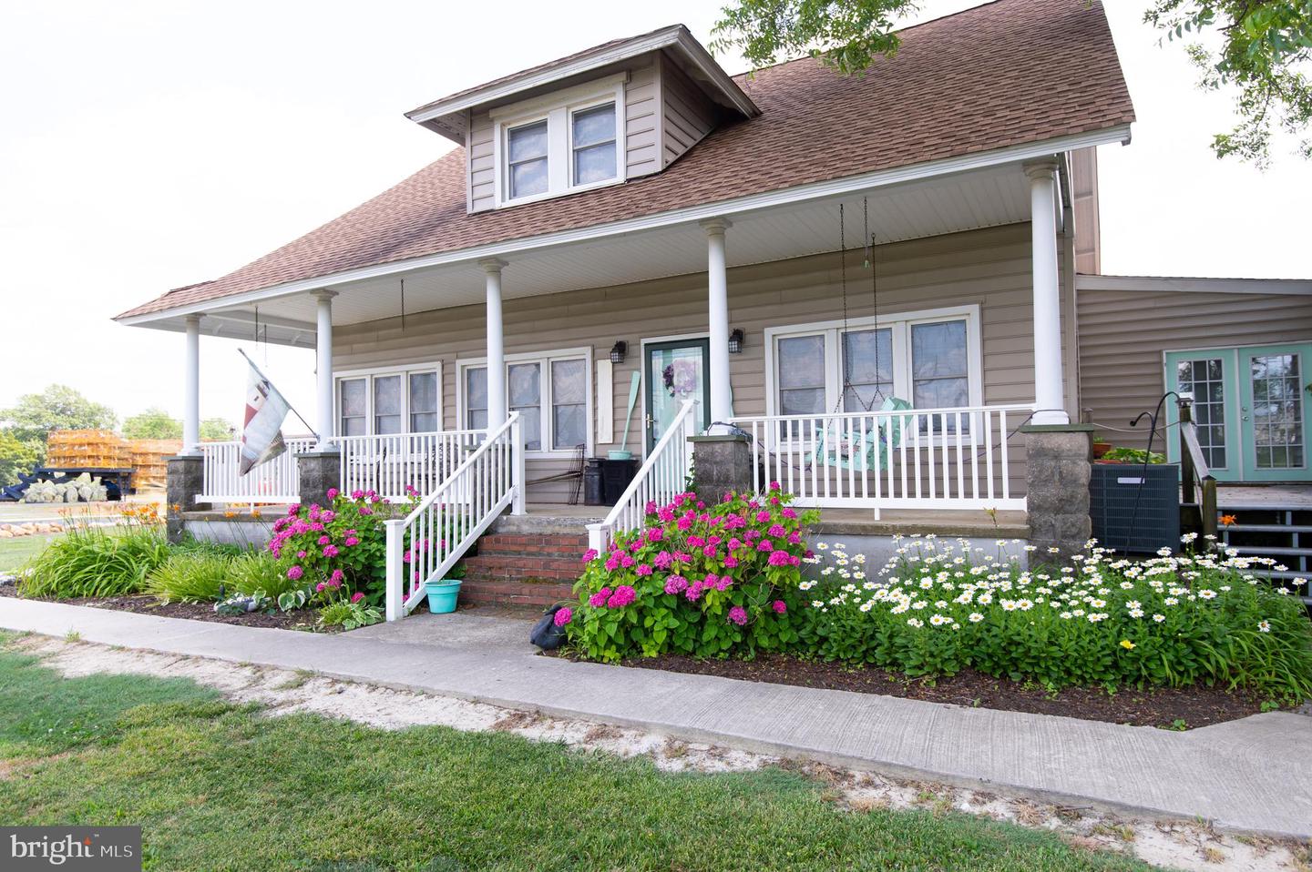 2404 And 2407 Hoopers Island Rd — photo