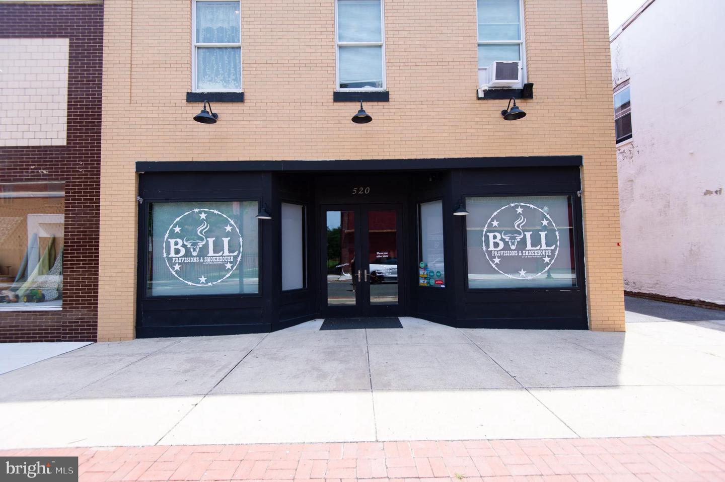 520 Race St — photo