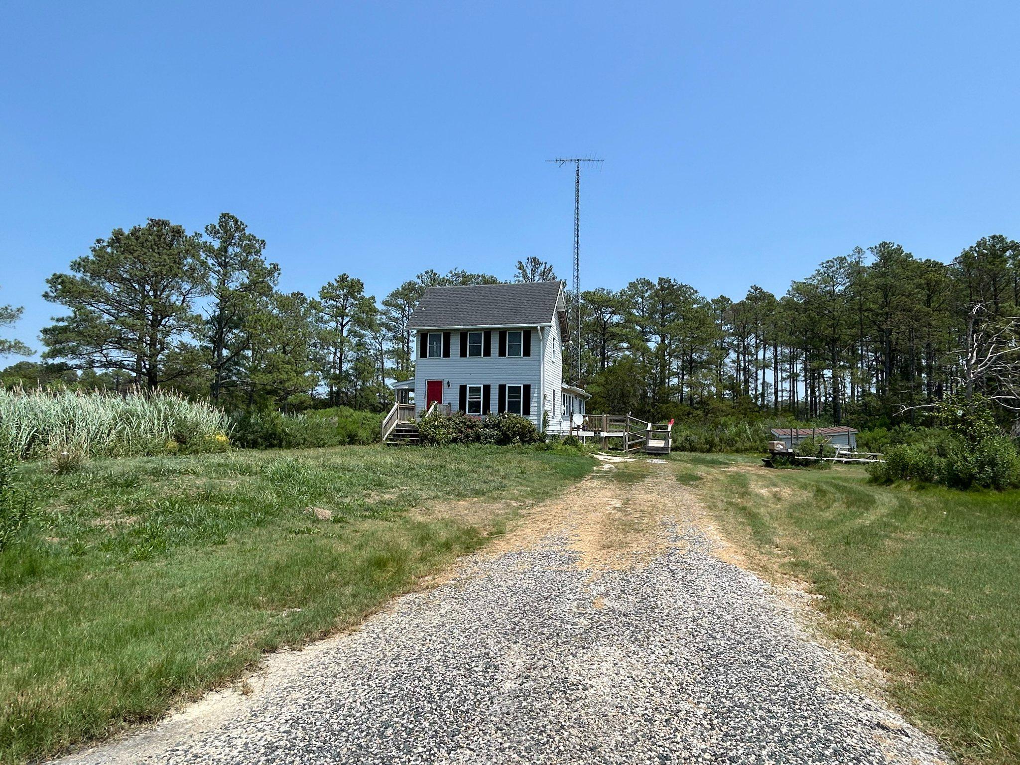 2439 Asquith Island Rd — photo