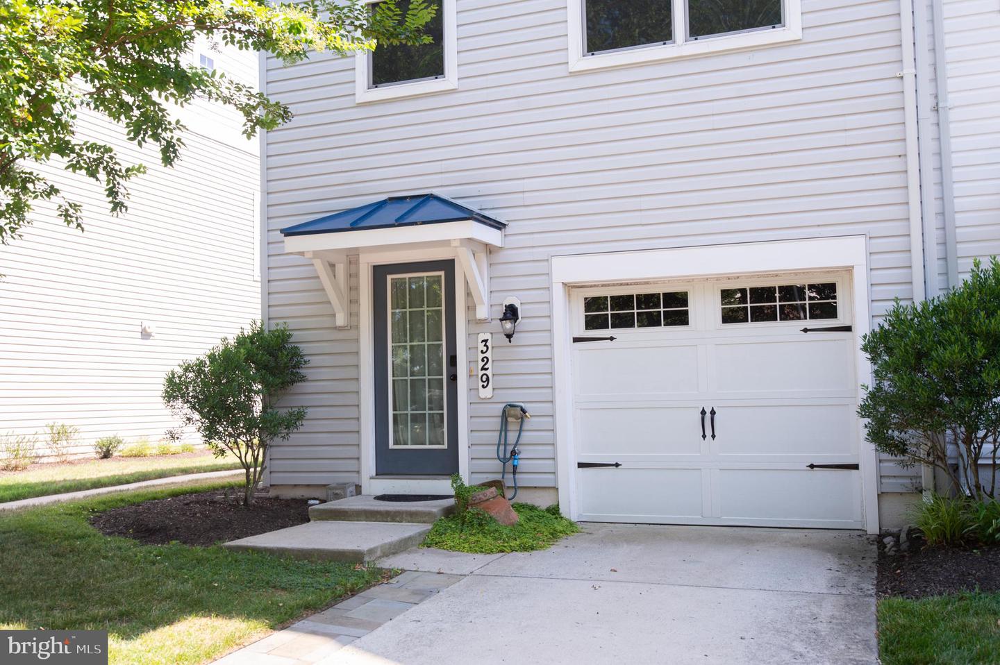 329 Shipyard Dr — photo
