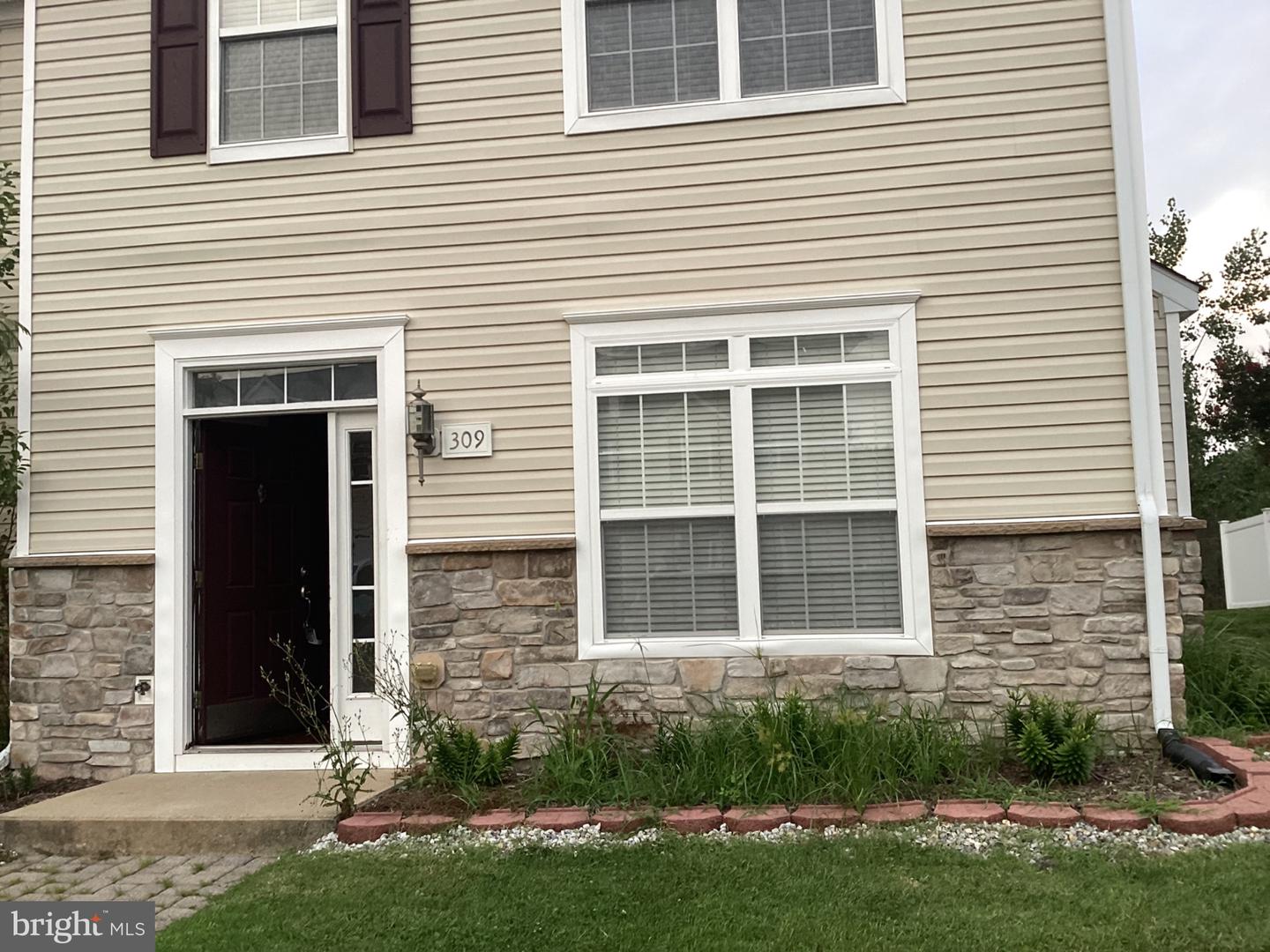 309-309 Old Squaw Ct #30984582 — photo