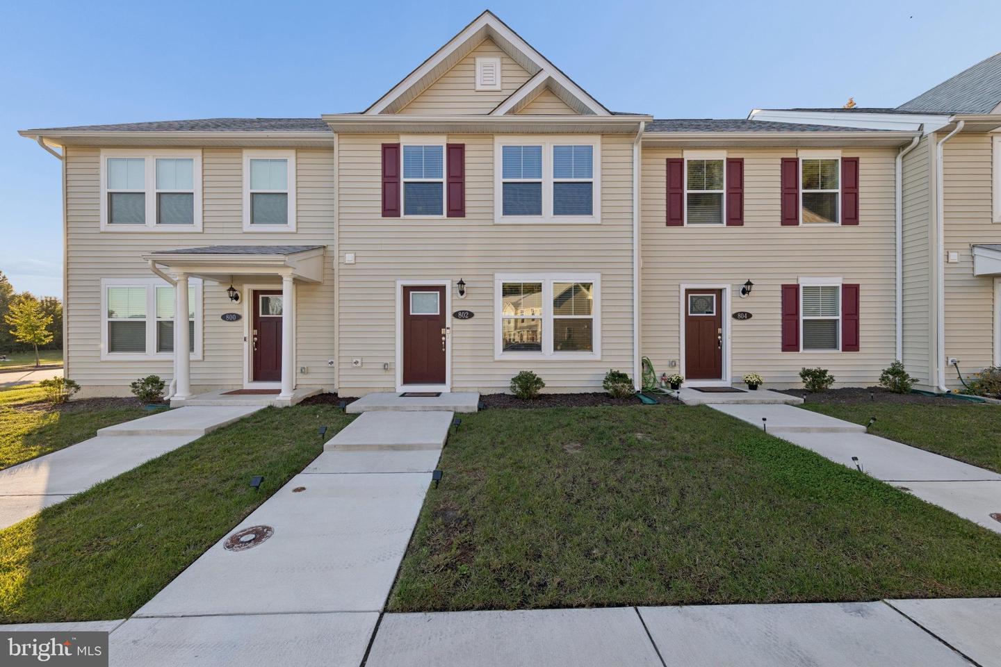 802 Blue Wing Ct — photo