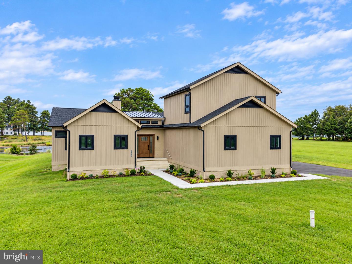6016 Blue Heron Dr — photo