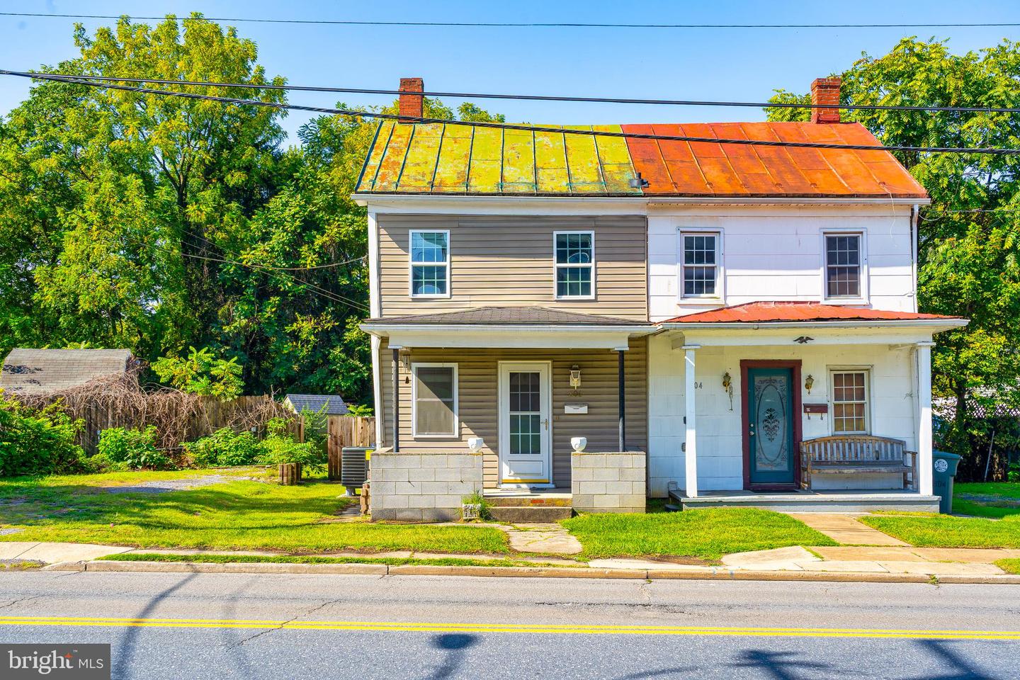 804-6 E South St — photo