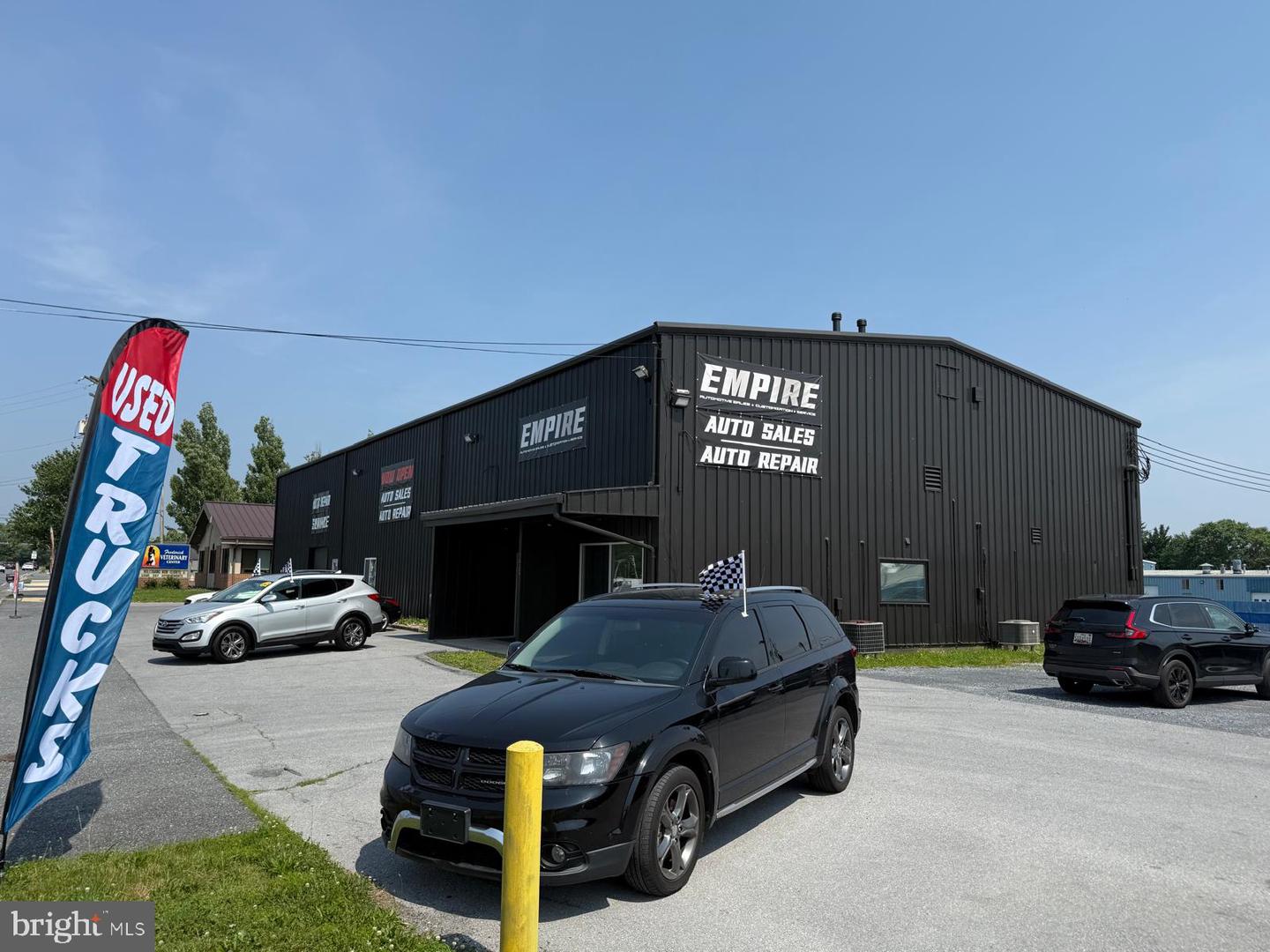 7415 Grove Rd — photo