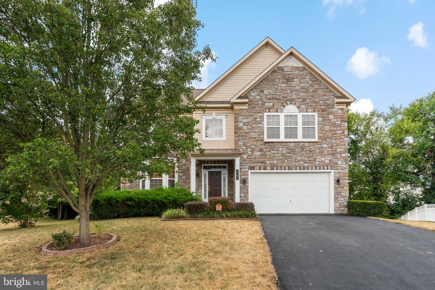 1501 Mohican Ct — photo