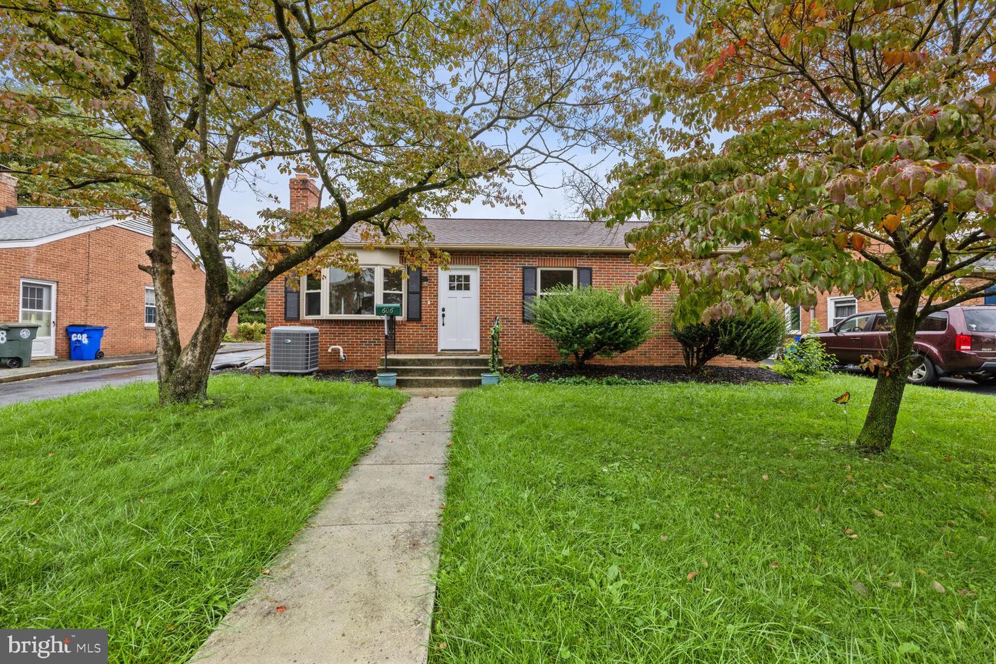 606 Biggs Ave — photo