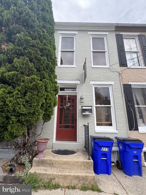 233 W Patrick St — photo