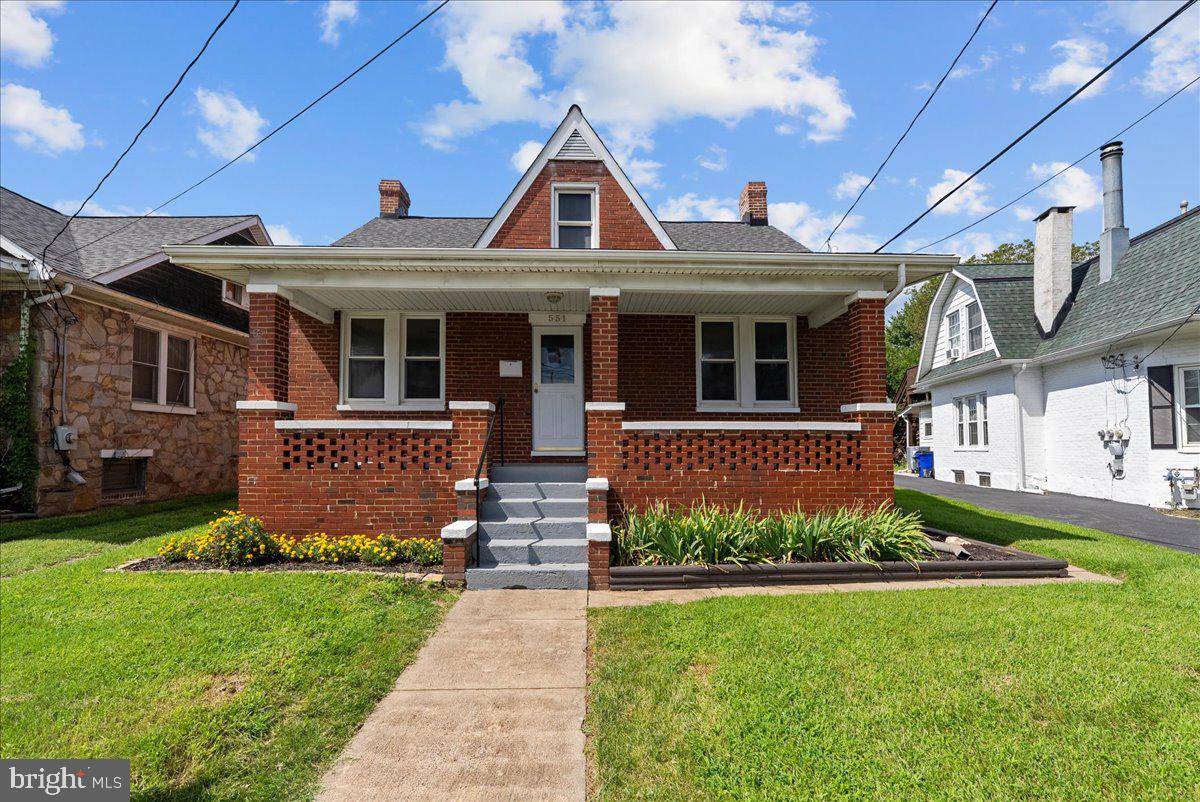 551 E Church St — photo