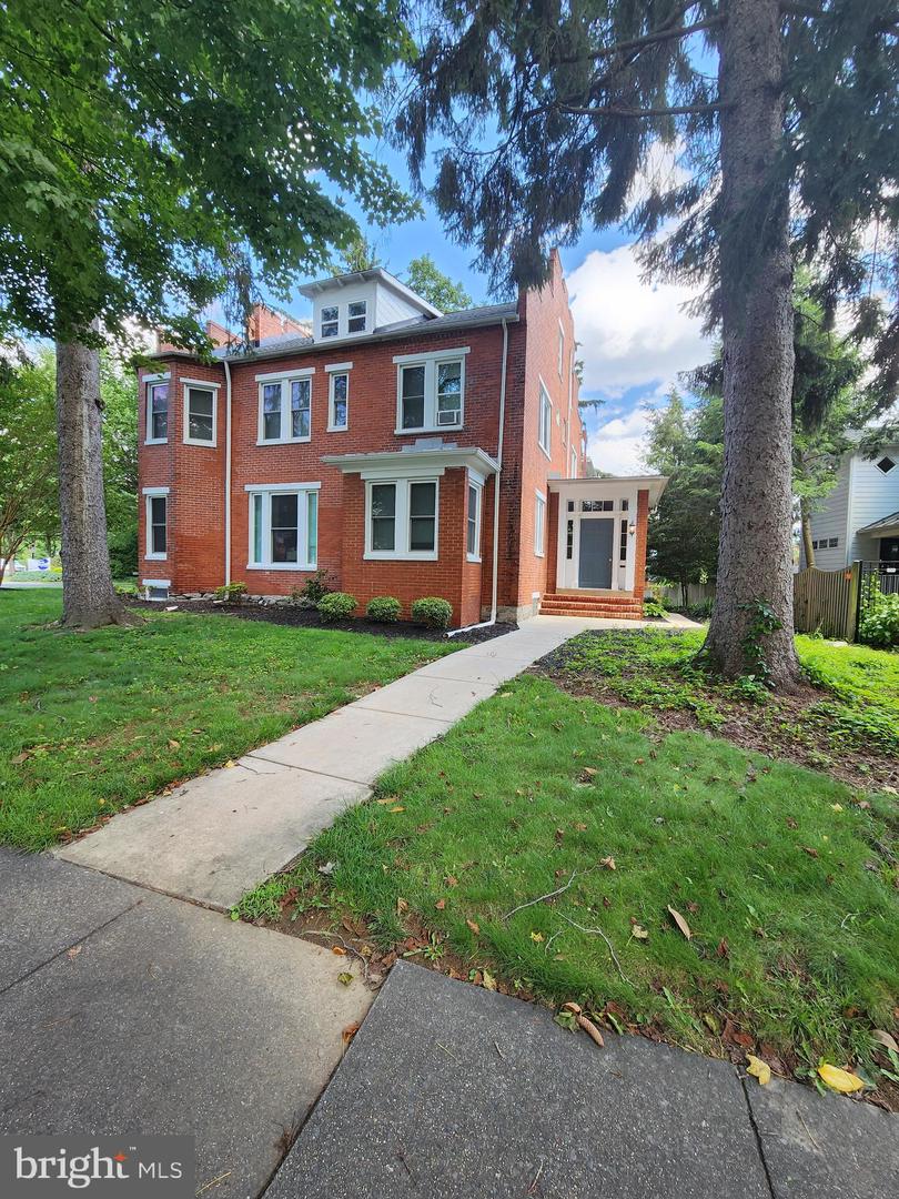 316 Upper College Ter #1 — photo