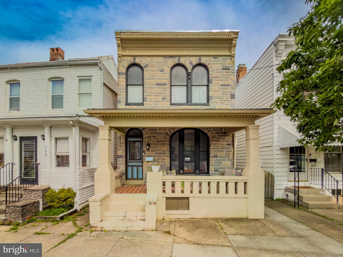 706 N Market St — photo