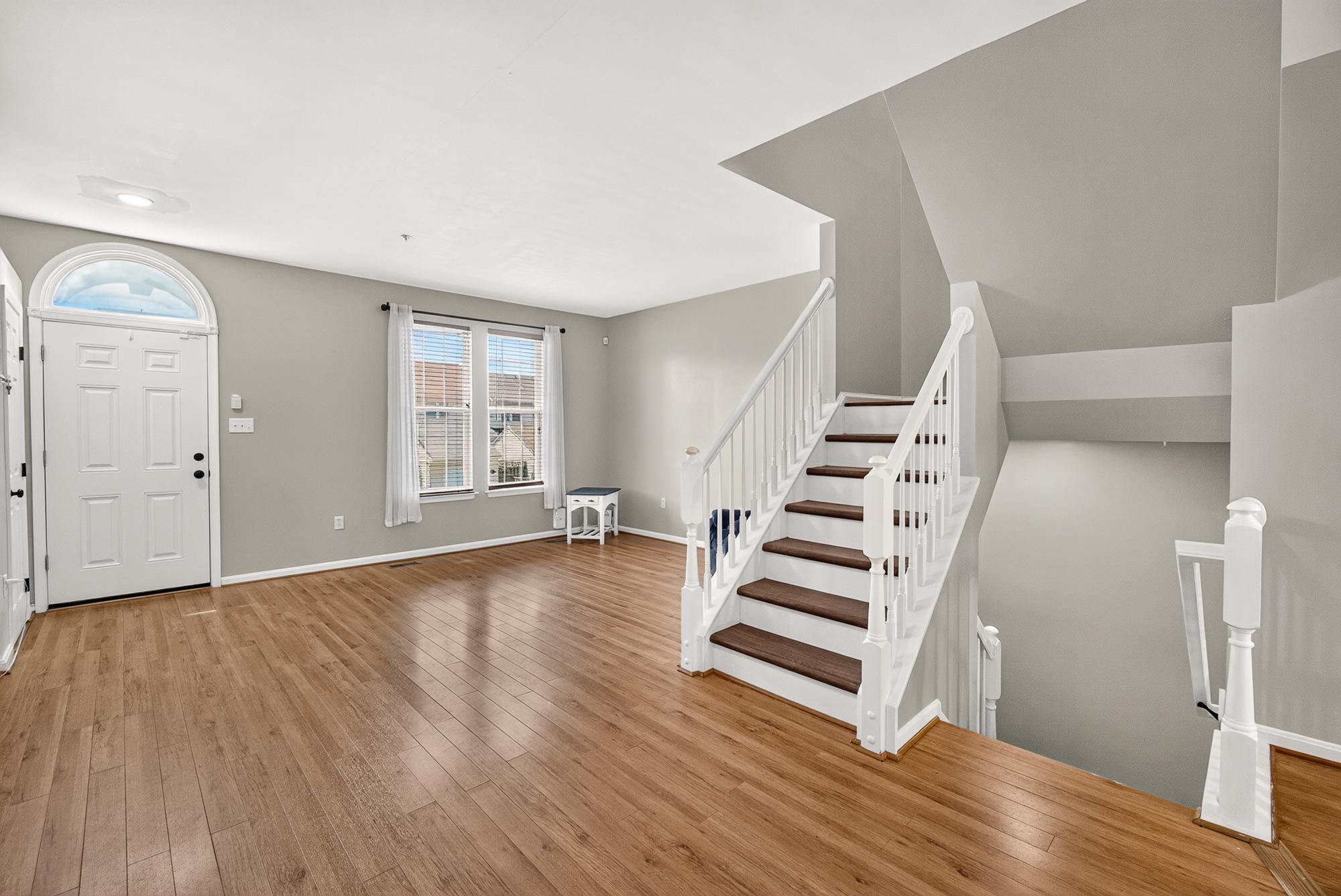 2433 Lakeside Dr — photo