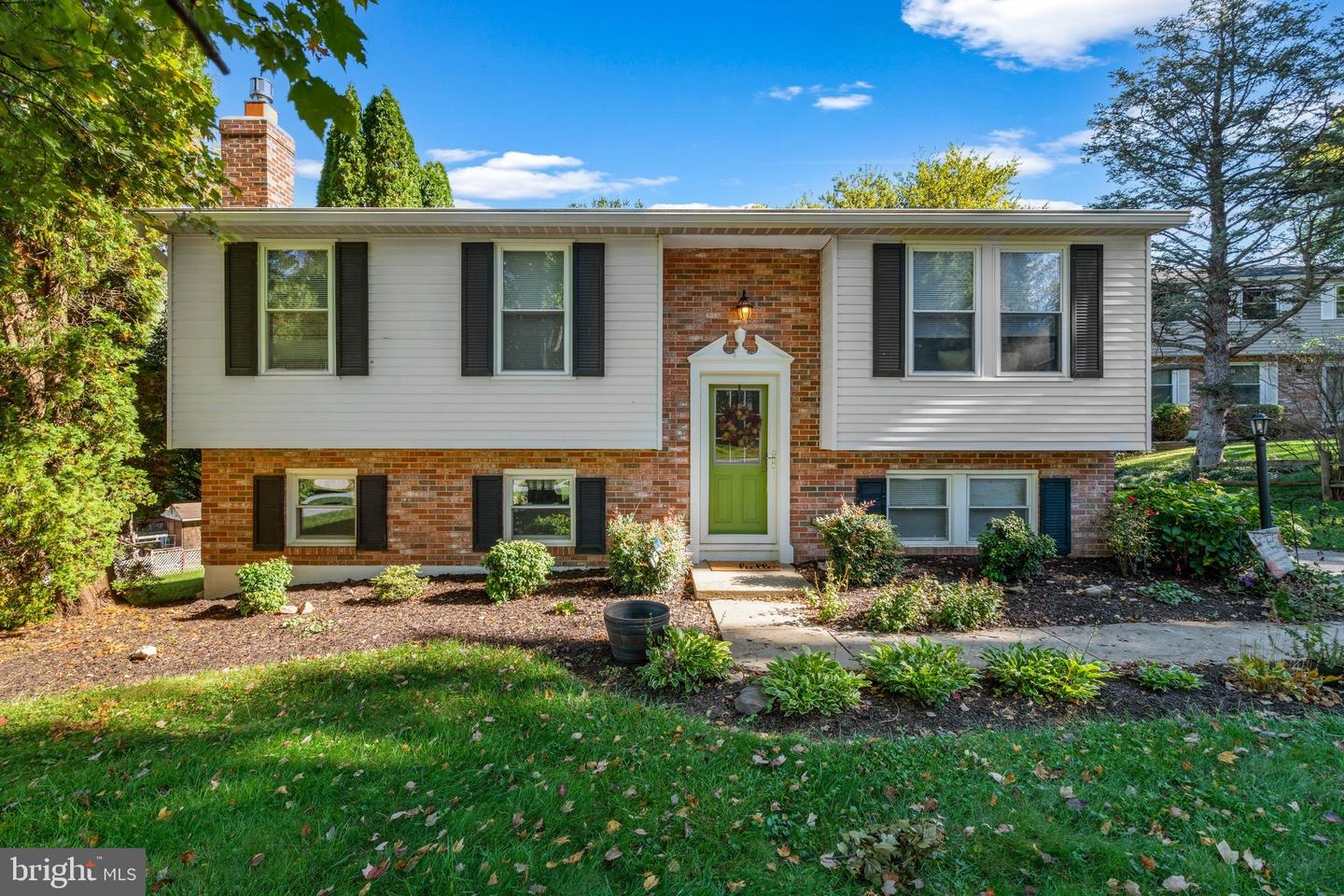 7093 Shale Court — photo