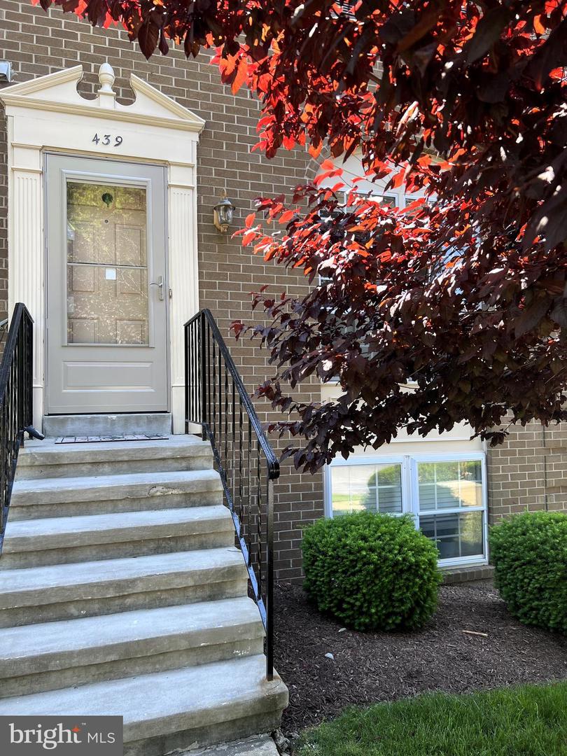 439 Terry Ct #B4 — photo