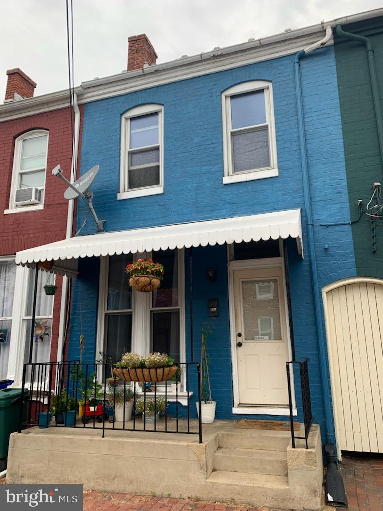 205 W 5th St — photo