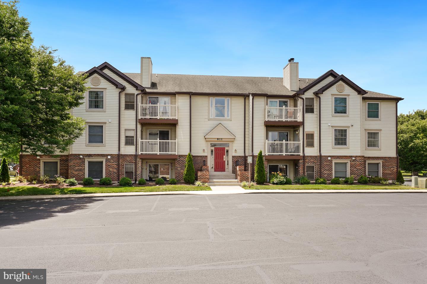 811 Stratford Way #E — photo