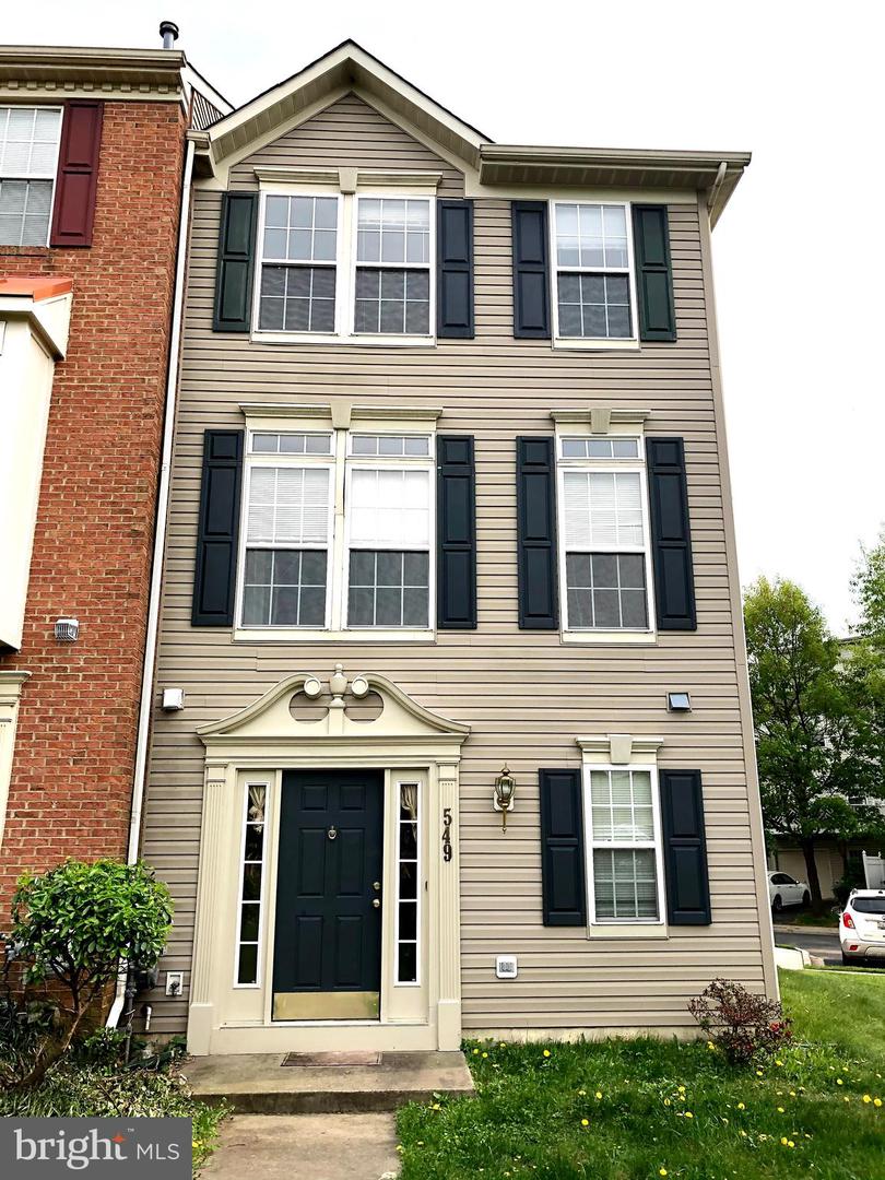 549 Eisenhower Dr — photo