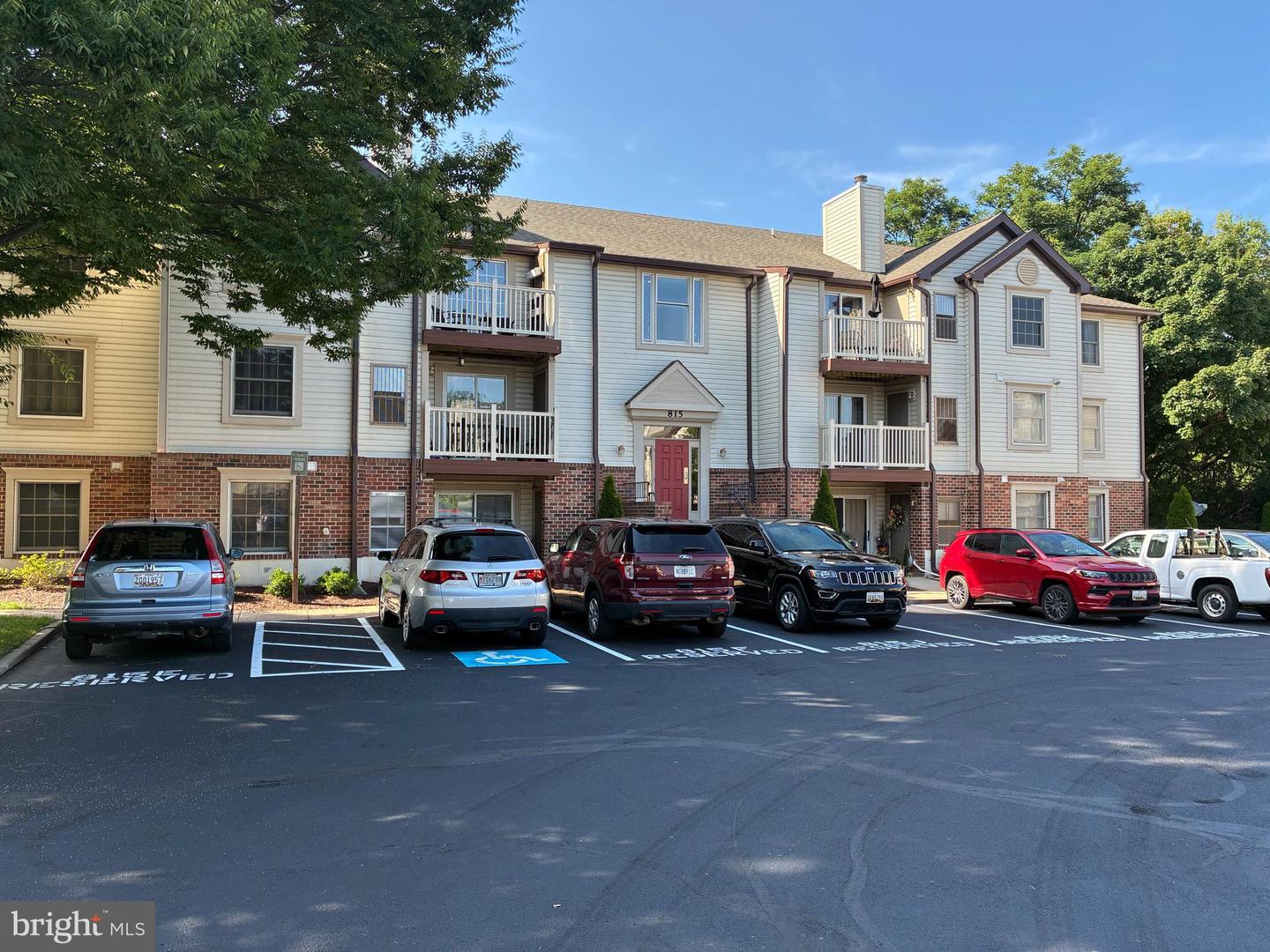 815 Stratford Way #M — photo