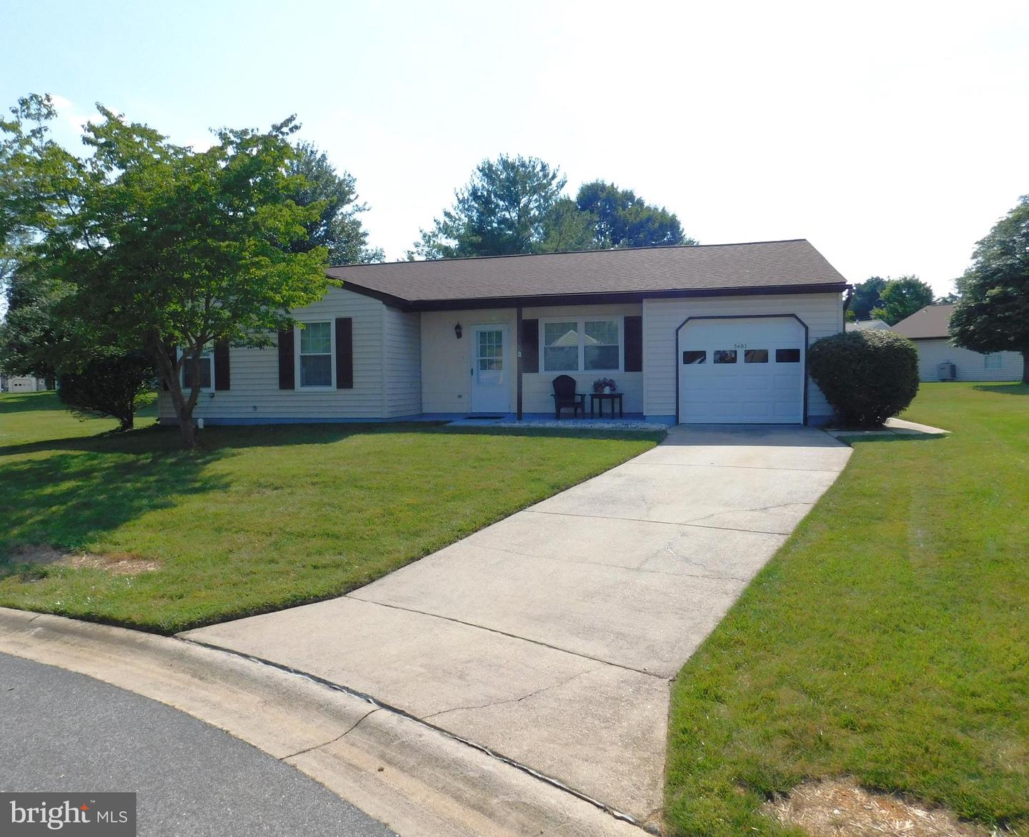 5603 Honeysuckle Ct — photo