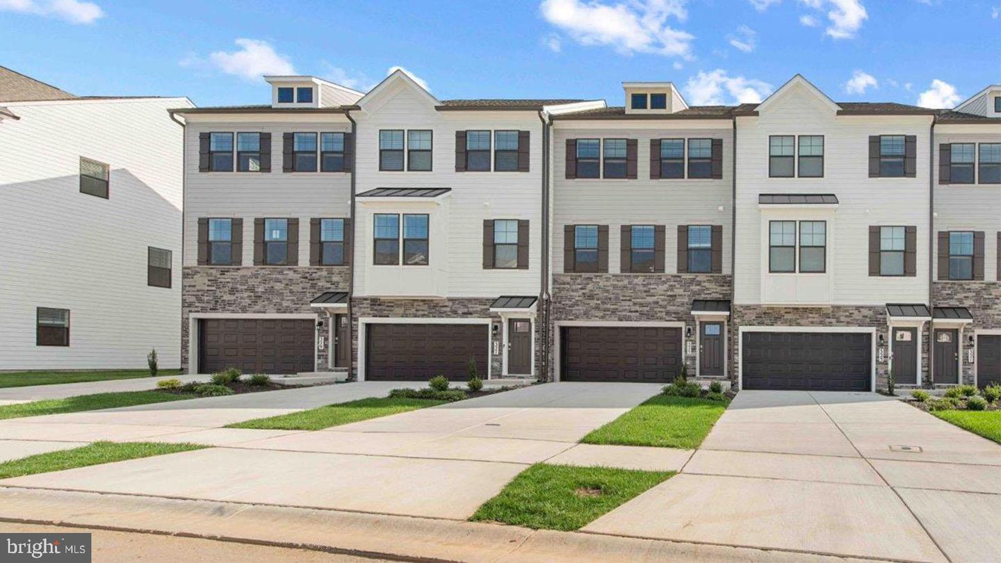 341 Ensemble Way — photo