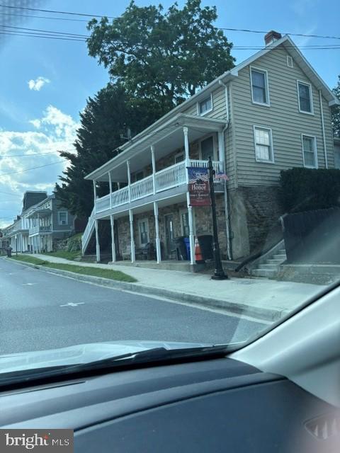 407 W Main St — photo