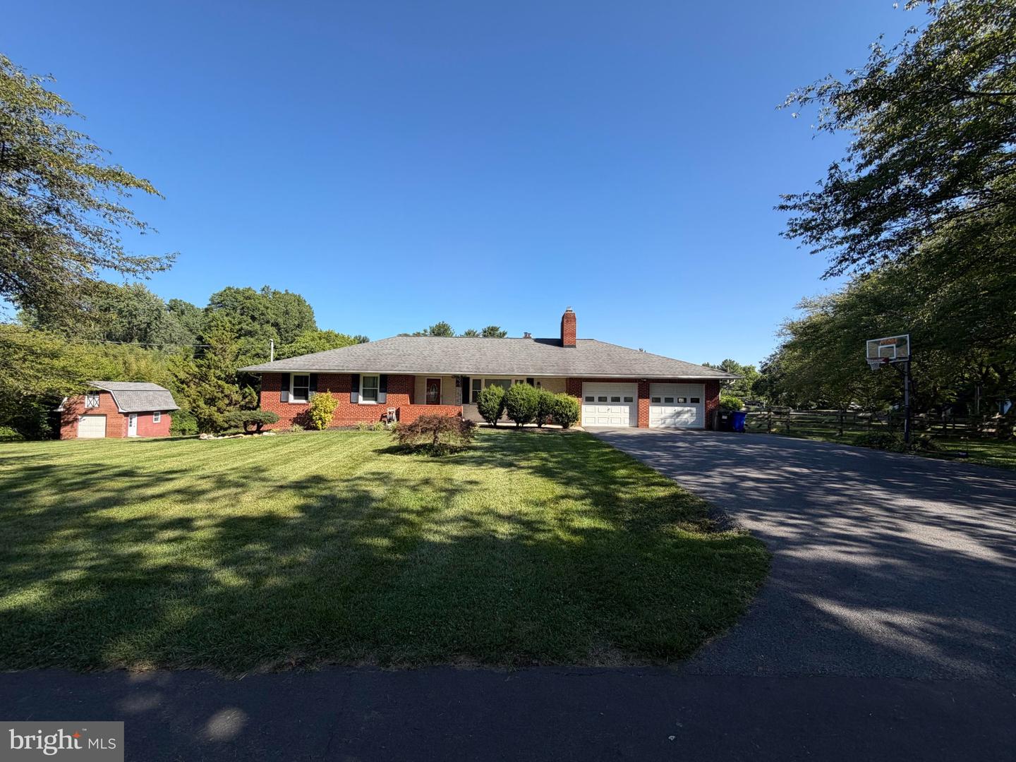 2901 Francis Dr — photo