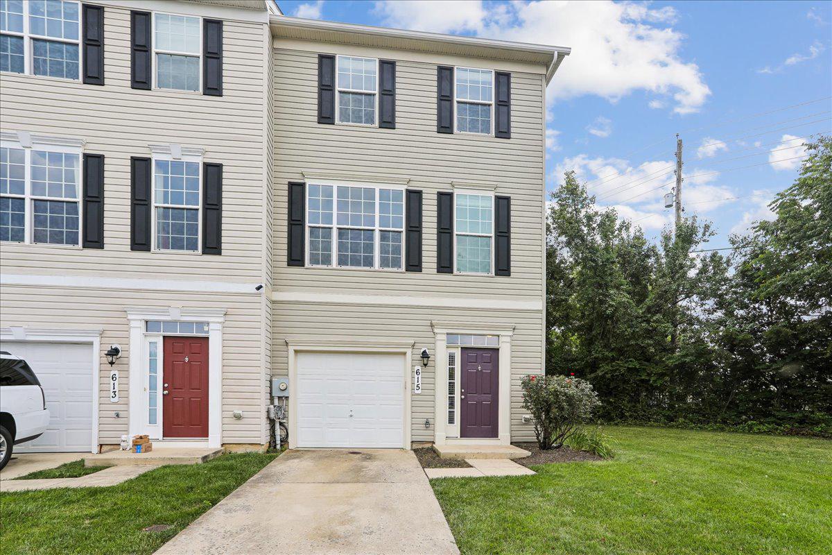 615 Amberfield Rd — photo
