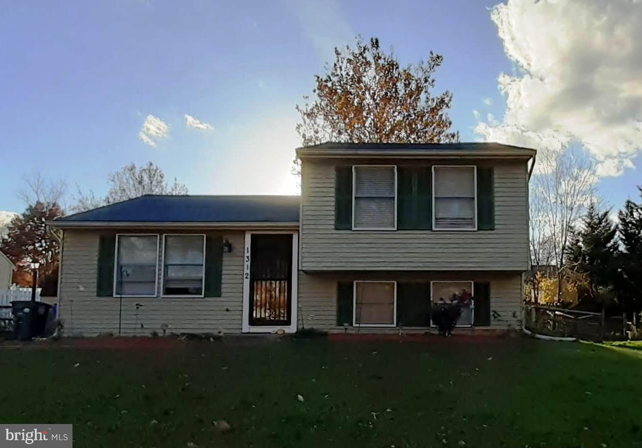1312 Hillcrest Dr — photo