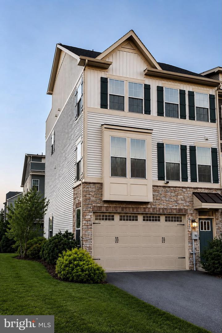 6131 Aster View Ln — photo
