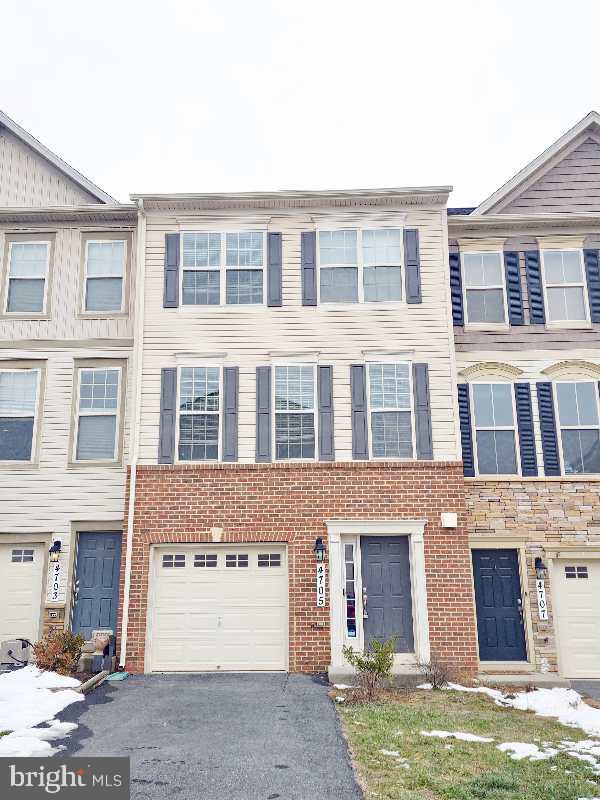 4705 Verdana Loop — photo