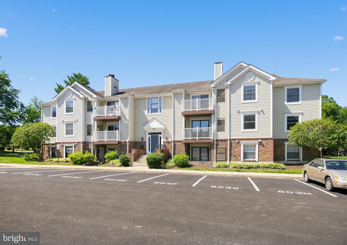 803 Stratford Way #B — photo