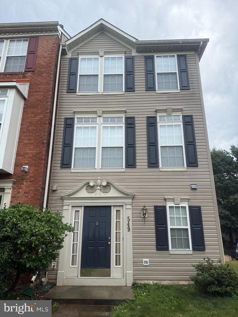 549 Eisenhower Dr — photo