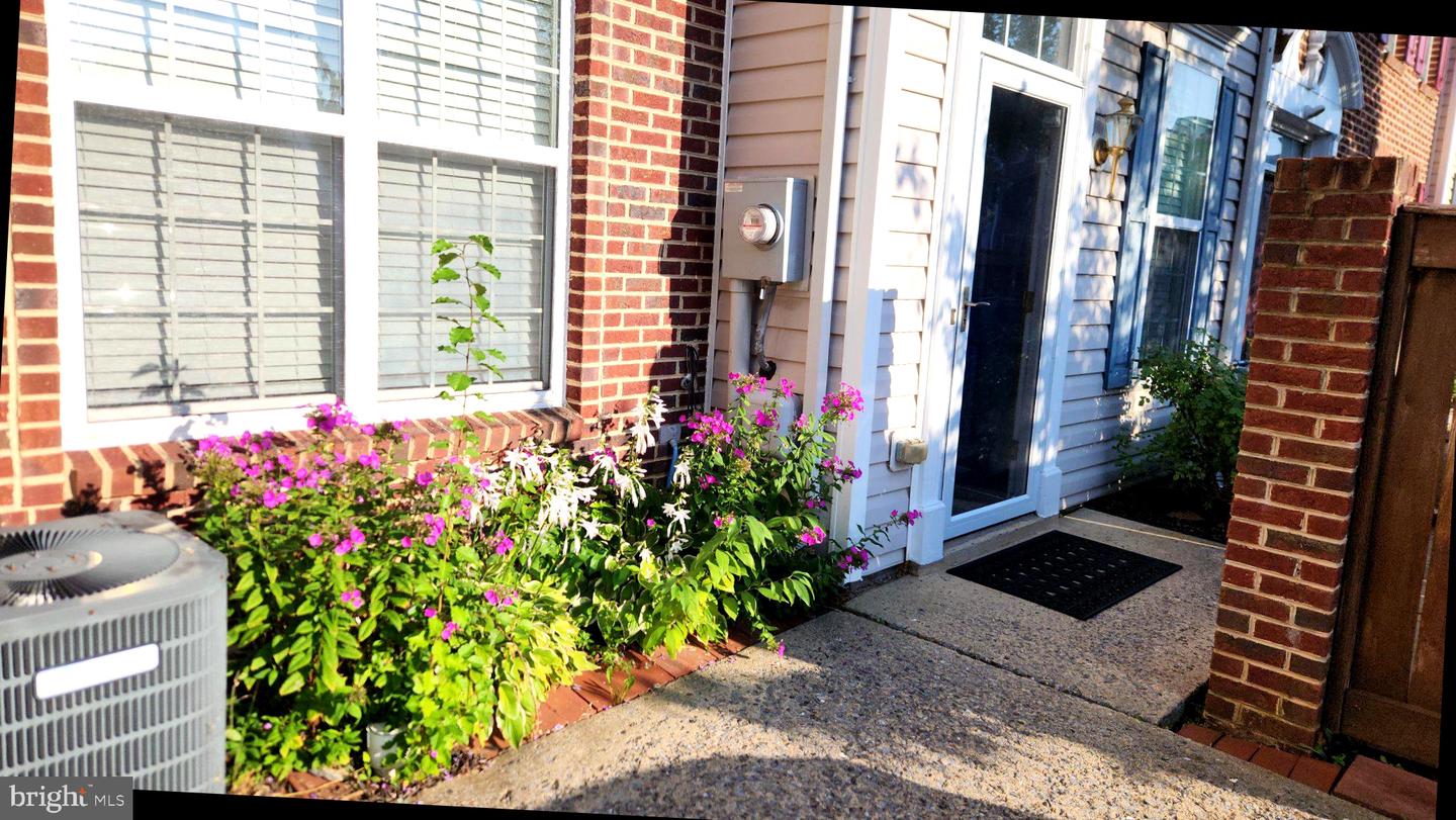 107 Swallow Pointe Ct — photo