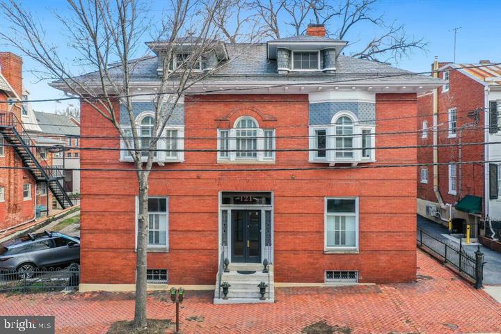 121 W Church St W — photo