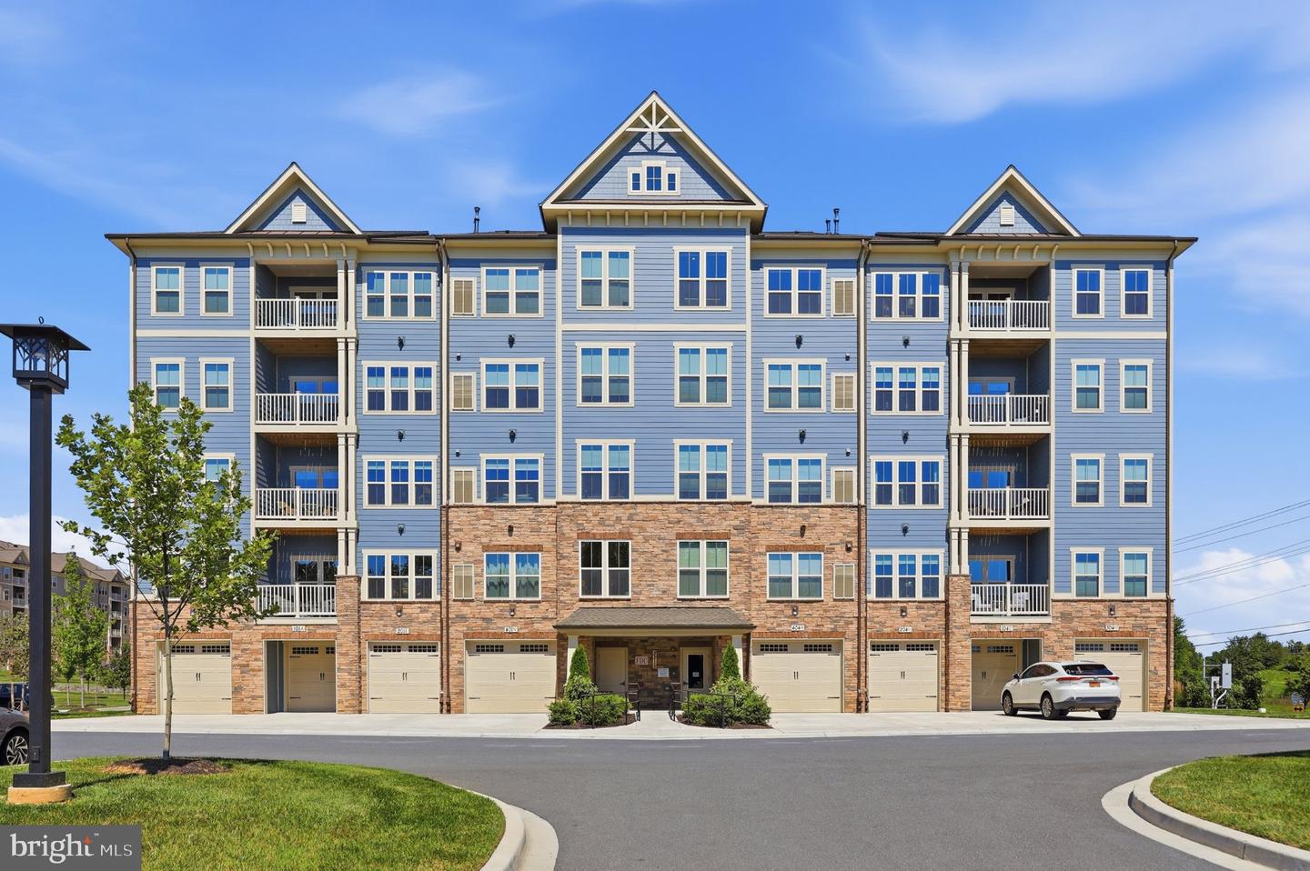 3315 Firefly Ln #404 — photo