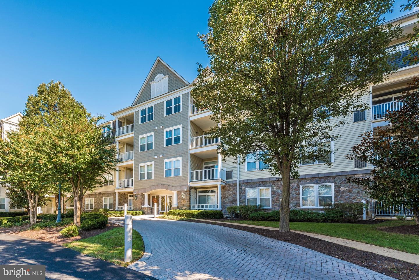 2500 Waterside Dr #304 — photo